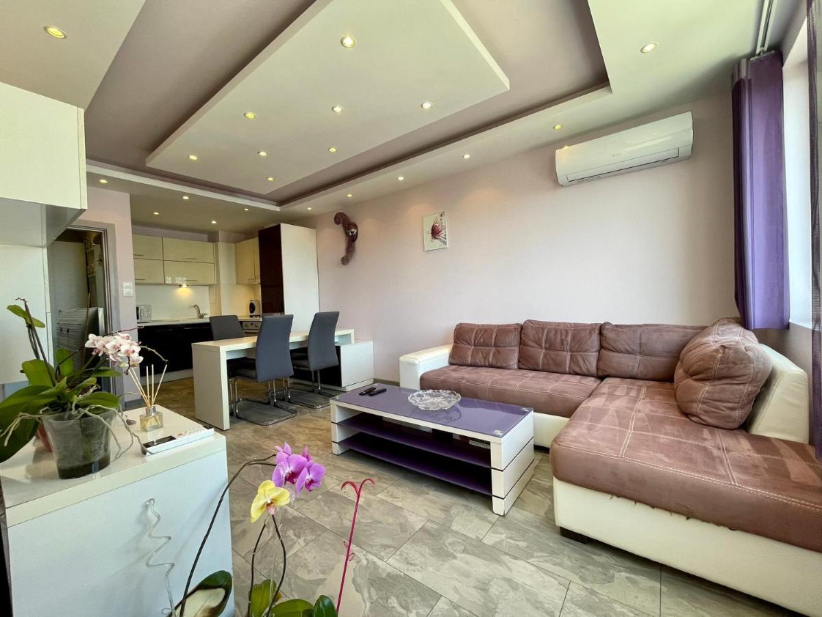 Апартамент Чаролит / Apartment Charoite Бургас Экстерьер фото